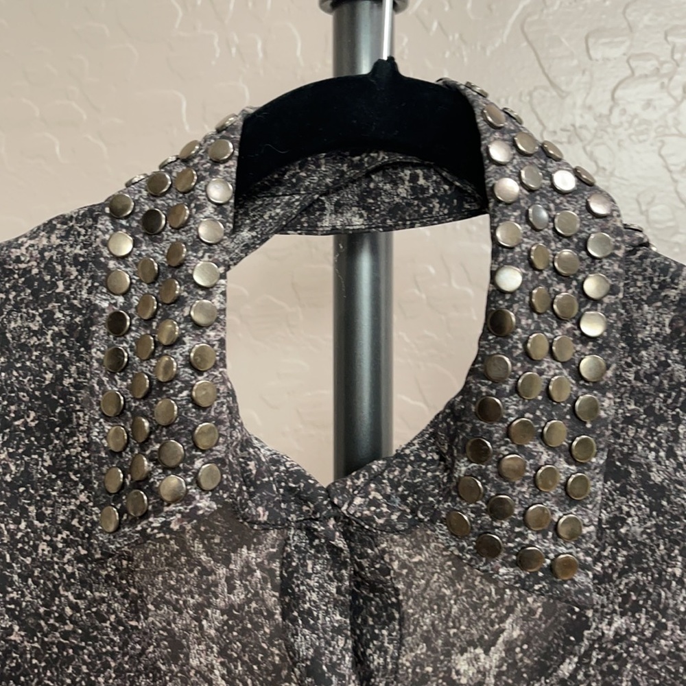 Haute Hippie Silk Button Down Open Back Long Sleeve Studded Blouse Brown Blk XS - Picture 10 of 13
